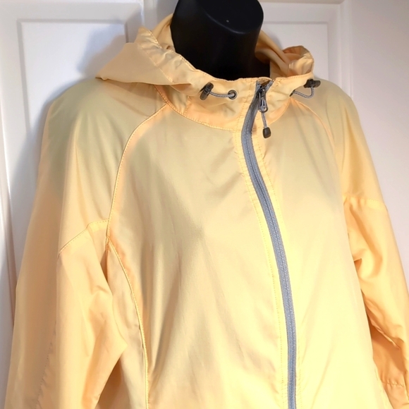 Eddie Bauer Sport Packable Rain Jacket Windbreaker Size Medium Bright Yellow - Picture 2 of 14